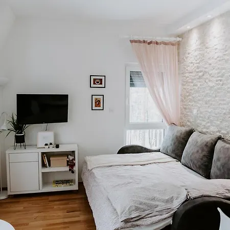 Tri Bora Divcigora Apartment