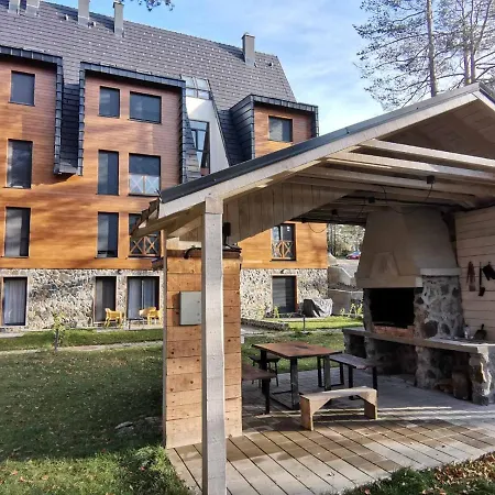 Tri Bora Divcigora Apartment