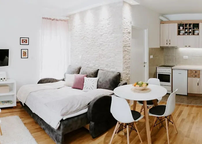 Tri Bora Divcigora Apartment *